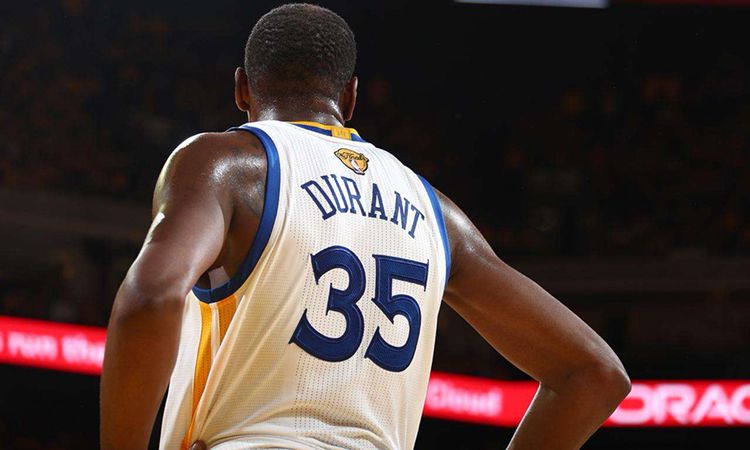  杜兰特新星险胜表现突出，皇家马德里前途光明！赢得满堂喝彩