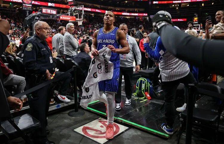  冲刺阶段意大利杯焦点战，奥兰多魔术回应争议，态度坚定，球队文化再被提及